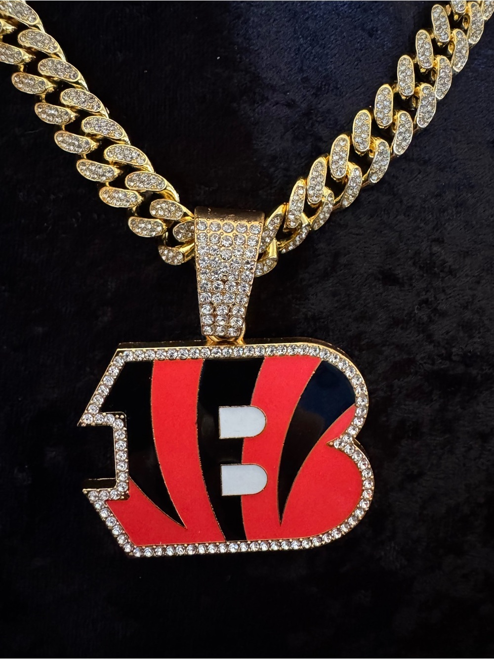 NFL Cincinnati Bengals Pendant with 20” Crystal Chain Unisex Football Jewelry